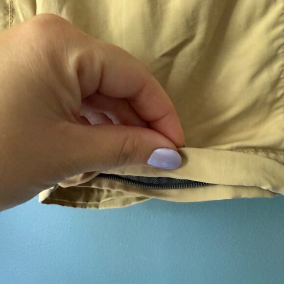 Patagonia tan belted shorts - Picture 4 of 5